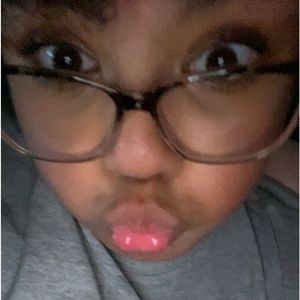 Meet your Posher, Izzy